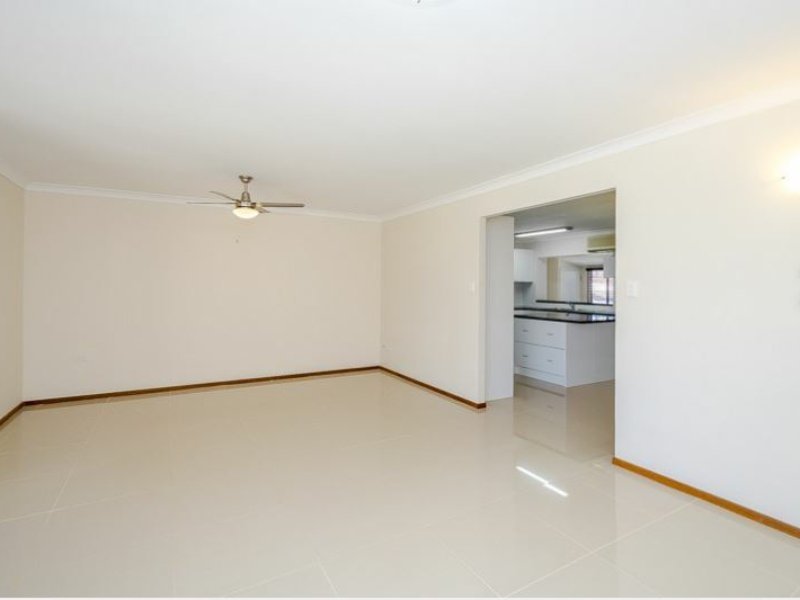 Photo - 67 Booth Avenue, Tannum Sands QLD 4680 - Image 3