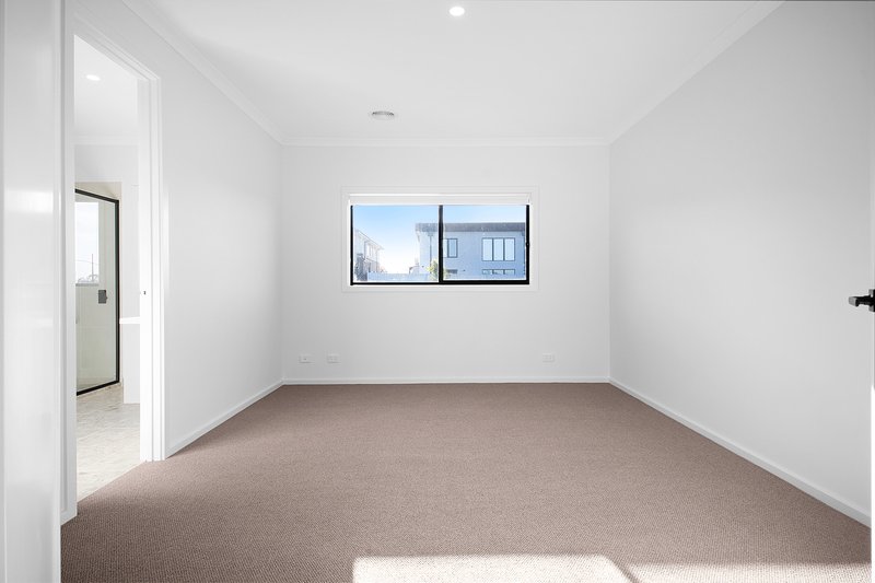 Photo - 67 Bray Street, Deanside VIC 3336 - Image 5