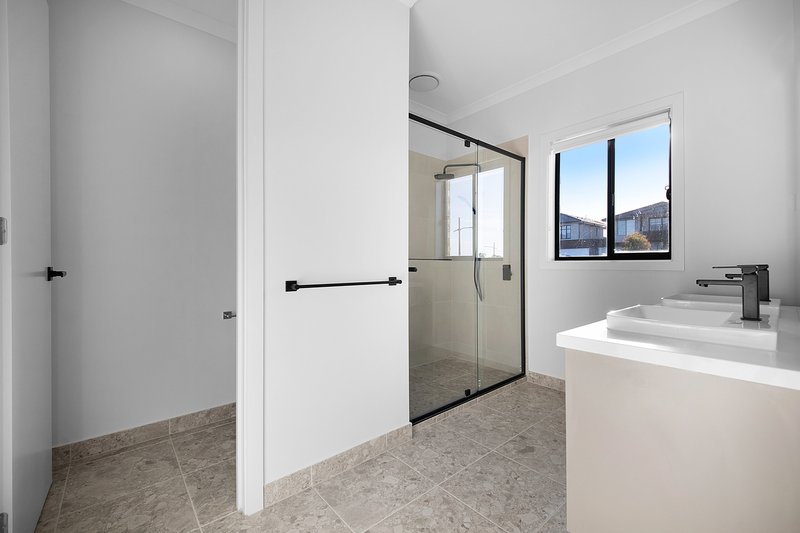 Photo - 67 Bray Street, Deanside VIC 3336 - Image 6