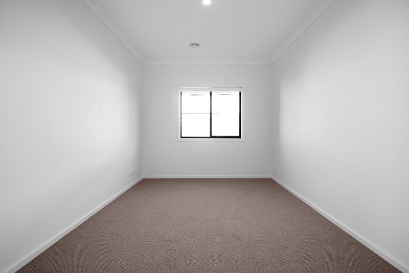 Photo - 67 Bray Street, Deanside VIC 3336 - Image 7