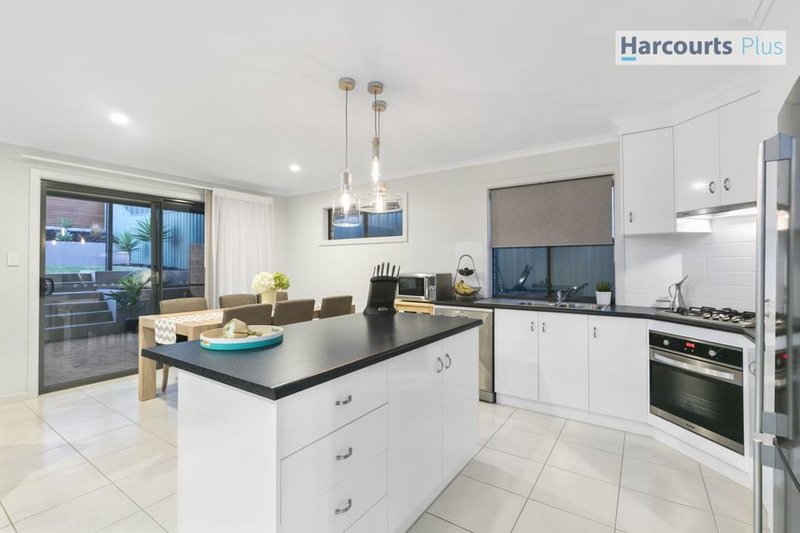 Photo - 67 Brooklyn Drive, Hallett Cove SA 5158 - Image 5