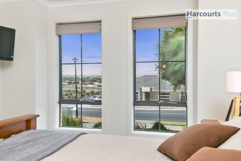 Photo - 67 Brooklyn Drive, Hallett Cove SA 5158 - Image 11