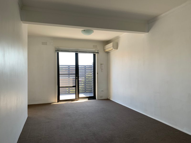 Photo - 6/7 Burns Avenue, Clayton South VIC 3169 - Image 6