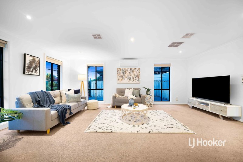 Photo - 67 Canonbury Circle, Seabrook VIC 3028 - Image 3