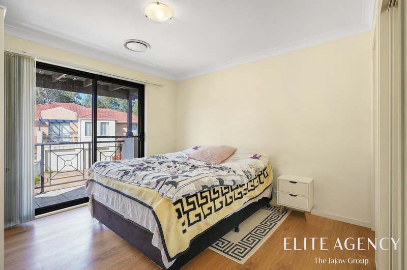 Photo - 67 Coffs Harbour Avenue, Hoxton Park NSW 2171 - Image 8