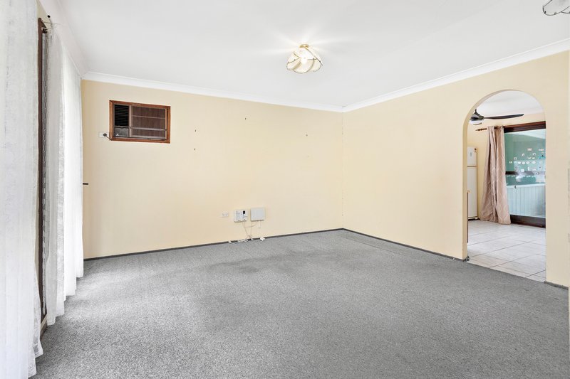 Photo - 67 Compton Street, Dapto NSW 2530 - Image 3