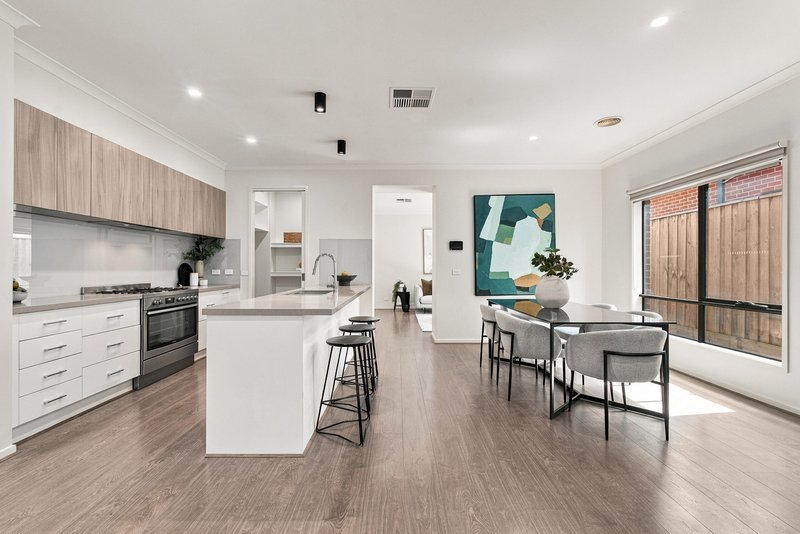 Photo - 67 Creekside Circuit, Hillside VIC 3037 - Image 6