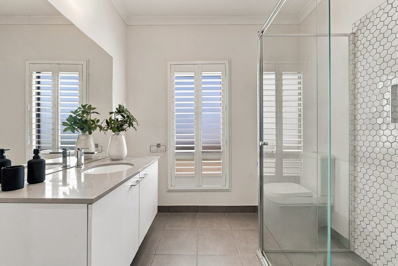 Photo - 67 Creekside Circuit, Hillside VIC 3037 - Image 8