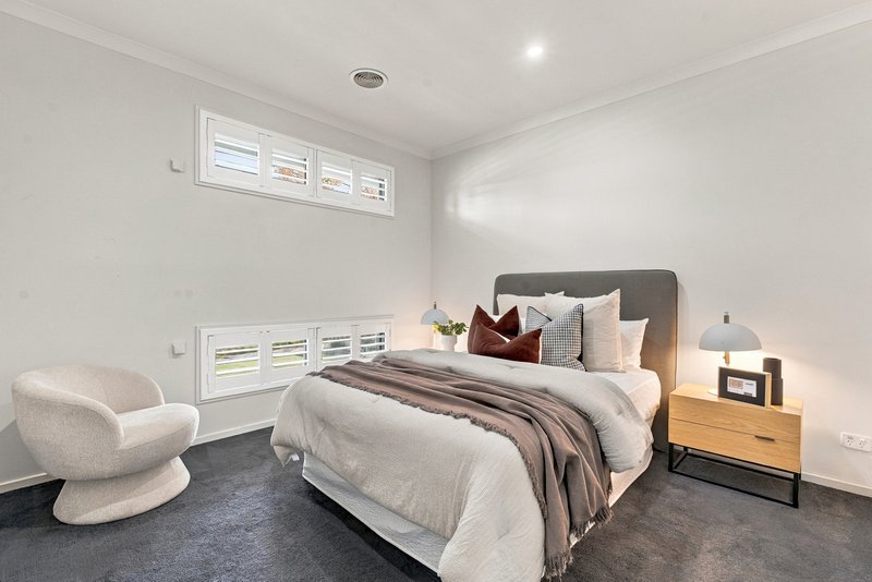 Photo - 67 Creekside Circuit, Hillside VIC 3037 - Image 9