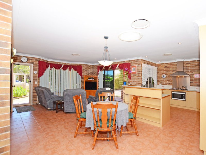 Photo - 67 Cunningham Street, Urangan QLD 4655 - Image 3