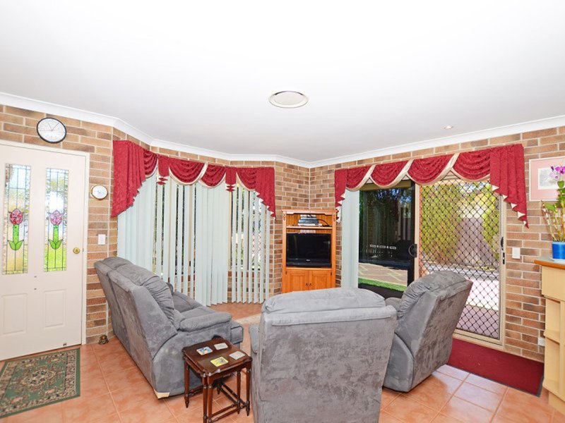 Photo - 67 Cunningham Street, Urangan QLD 4655 - Image 12