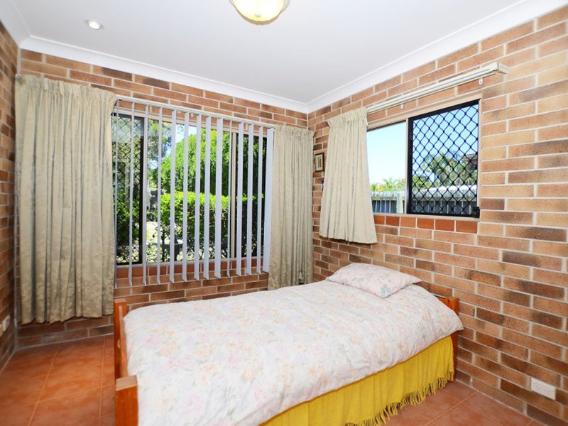 Photo - 67 Cunningham Street, Urangan QLD 4655 - Image 20