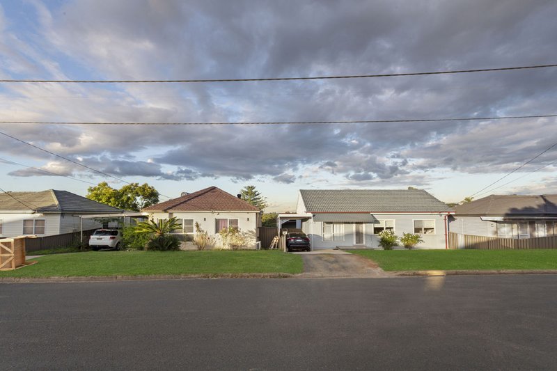 Photo - 67 Damien Avenue, Greystanes NSW 2145 - Image 8