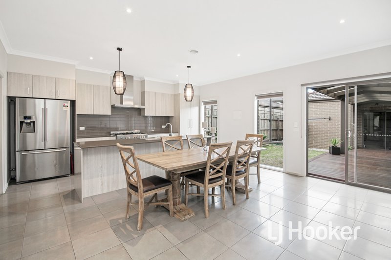 67 Fiorelli Boulevard, Cranbourne East VIC 3977