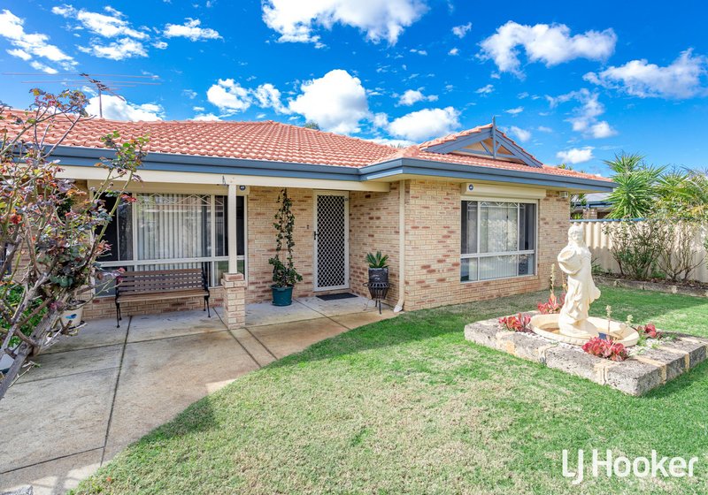 Photo - 67 Forest Lakes Drive, Thornlie WA 6108 - Image 2