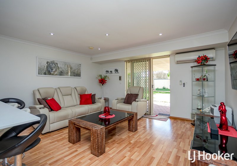 Photo - 67 Forest Lakes Drive, Thornlie WA 6108 - Image 7