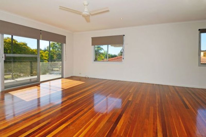 Photo - 67 Greenmeadow Road, Mansfield QLD 4122 - Image 4