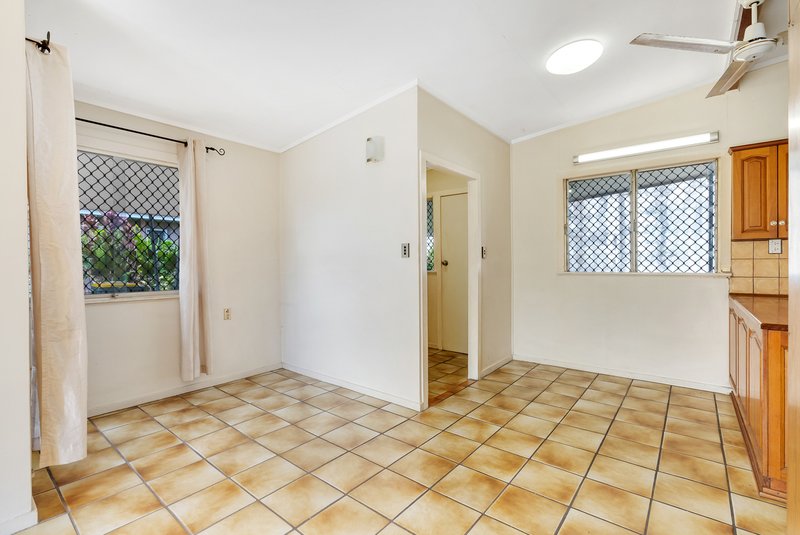 Photo - 67 Hannam Street, Westcourt QLD 4870 - Image 7