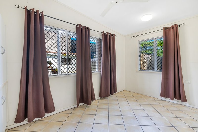 Photo - 67 Hannam Street, Westcourt QLD 4870 - Image 10