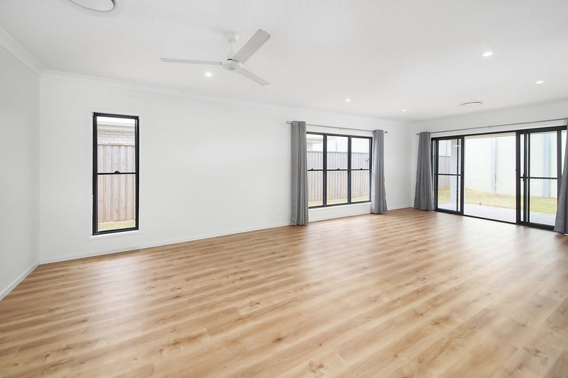 Photo - 67 Highbury Court, Greenbank QLD 4124 - Image 2