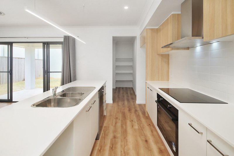 Photo - 67 Highbury Court, Greenbank QLD 4124 - Image 4