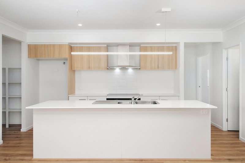 Photo - 67 Highbury Court, Greenbank QLD 4124 - Image 6