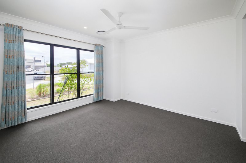Photo - 67 Highbury Court, Greenbank QLD 4124 - Image 7