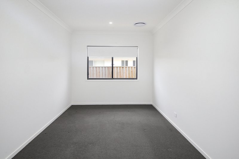 Photo - 67 Highbury Court, Greenbank QLD 4124 - Image 8