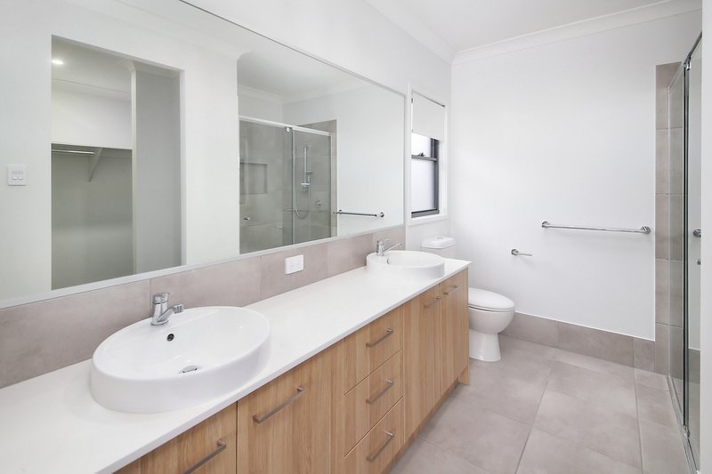 Photo - 67 Highbury Court, Greenbank QLD 4124 - Image 12
