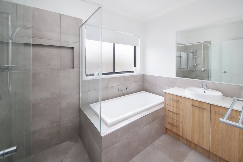 Photo - 67 Highbury Court, Greenbank QLD 4124 - Image 13
