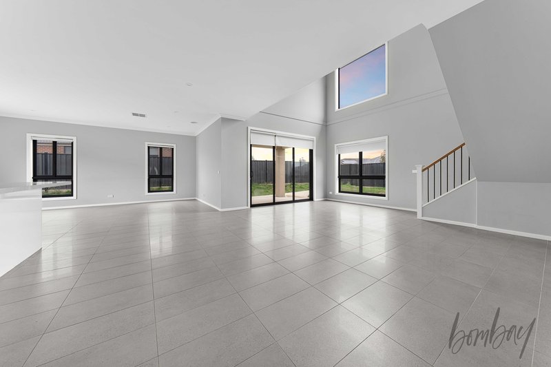 Photo - 67 Holly Drive, Wallan VIC 3756 - Image 5