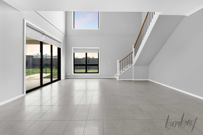 Photo - 67 Holly Drive, Wallan VIC 3756 - Image 6