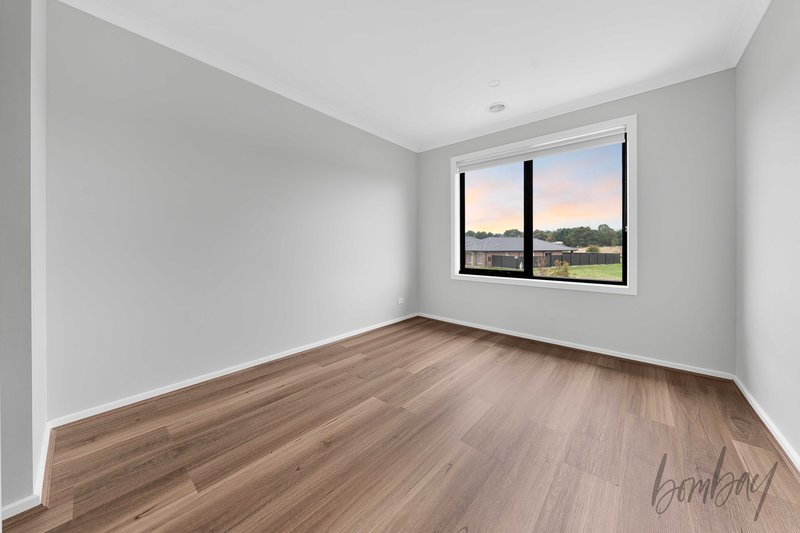 Photo - 67 Holly Drive, Wallan VIC 3756 - Image 12