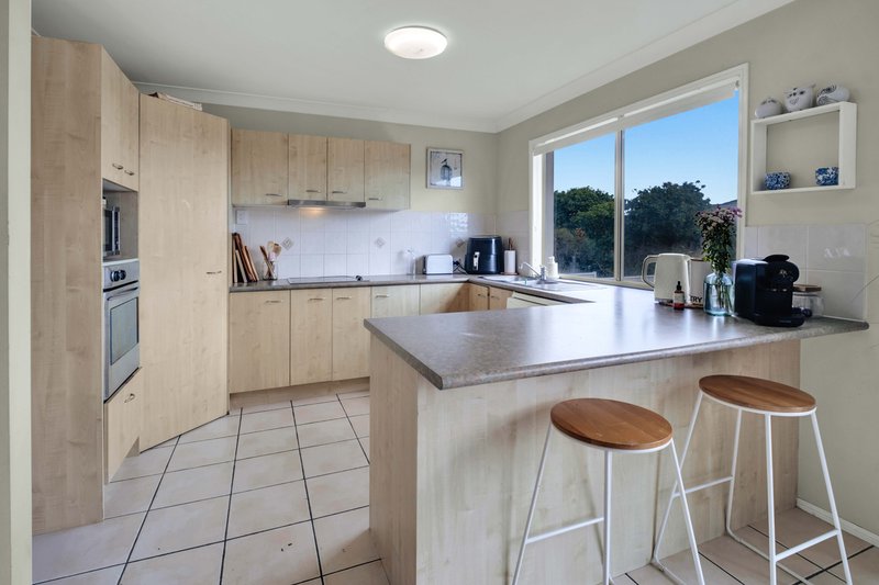 Photo - 67 Ingles Circuit, Arundel QLD 4214 - Image 2