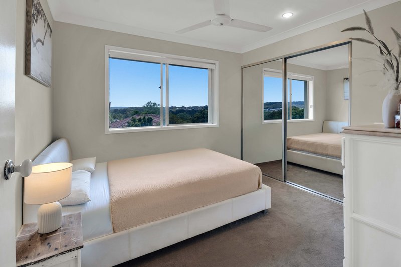 Photo - 67 Ingles Circuit, Arundel QLD 4214 - Image 12