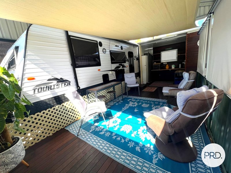 Photo - 67 James Street, Boyne Island QLD 4680 - Image 3