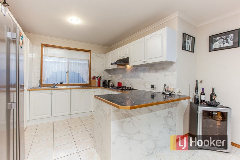 Photo - 67 Laura Drive, Hampton Park VIC 3976 - Image 2