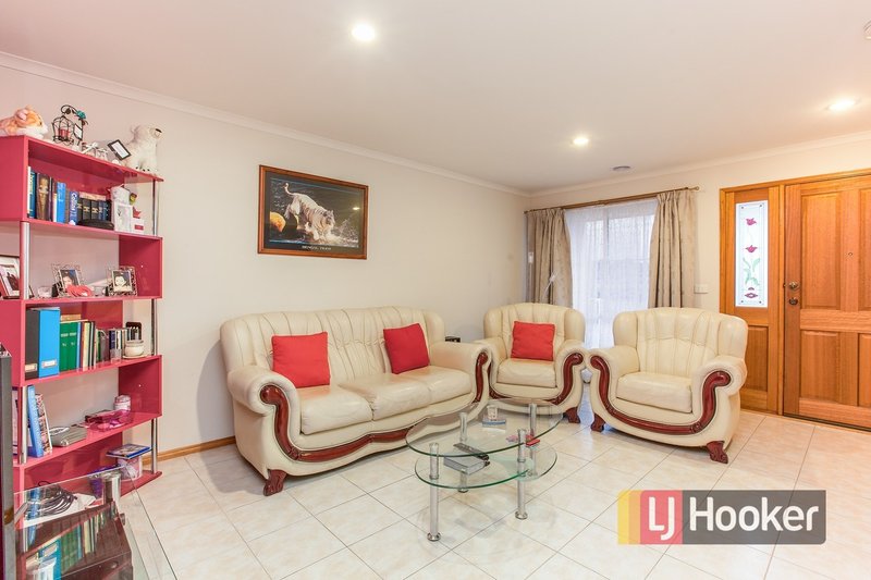 Photo - 67 Laura Drive, Hampton Park VIC 3976 - Image 5