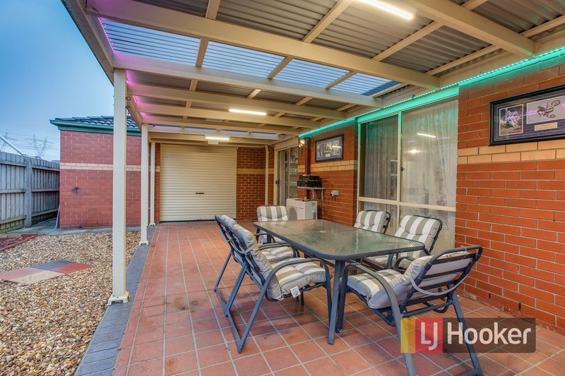 Photo - 67 Laura Drive, Hampton Park VIC 3976 - Image 10