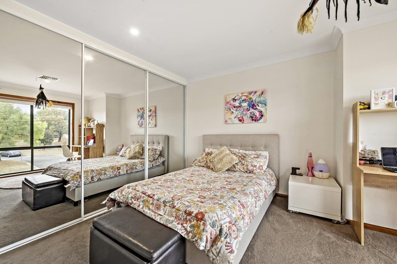 Photo - 67 Maclaurin Crescent, Chifley ACT 2606 - Image 14