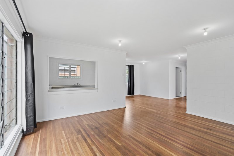 Photo - 67 Mannington Road, Acacia Ridge QLD 4110 - Image 5