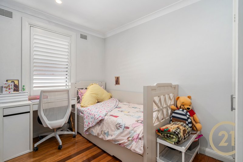 Photo - 67 Meehan Avenue, Hammondville NSW 2170 - Image 7