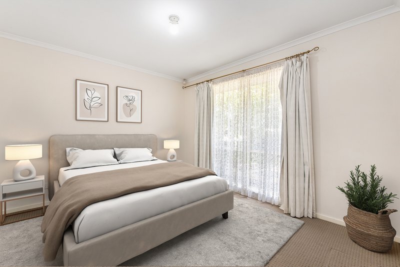 Photo - 67 Meeking Drive, Pakenham VIC 3810 - Image 6