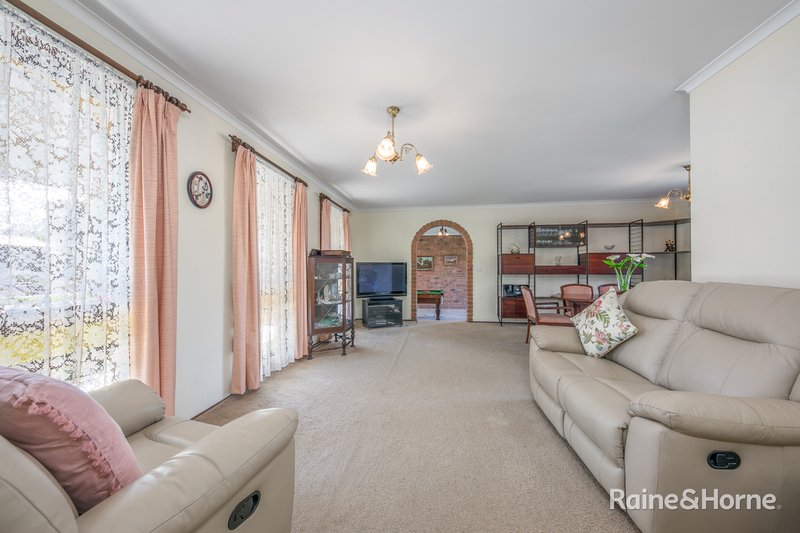 Photo - 67 Menzies Drive, Sunbury VIC 3429 - Image 4