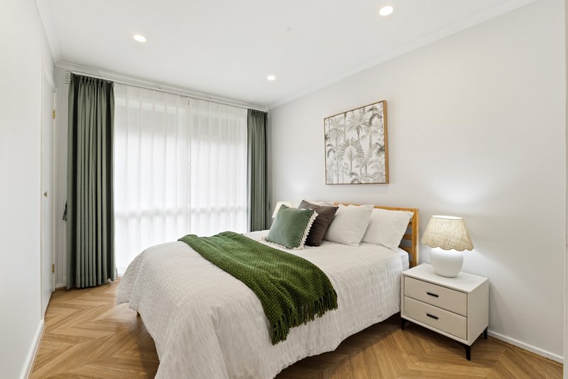 Photo - 67 Murray Crescent, Rowville VIC 3178 - Image 12