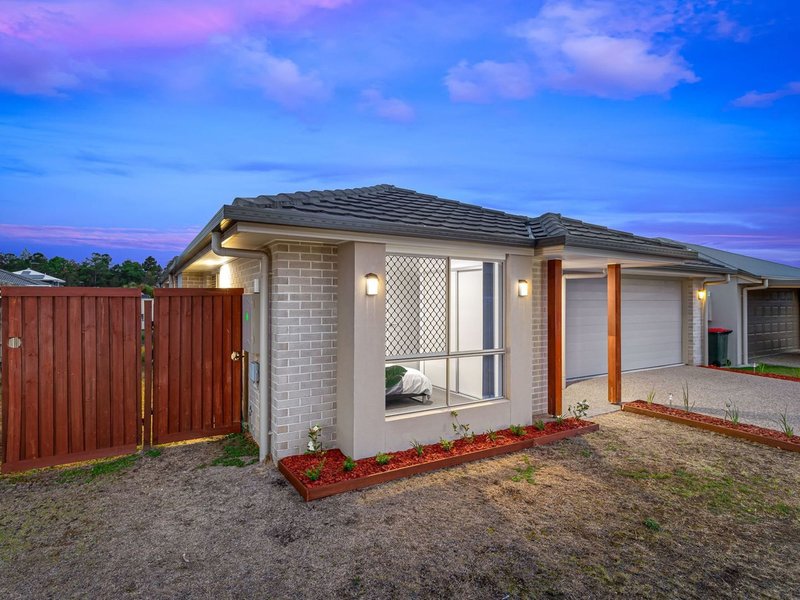 Photo - 67 Parkway Crescent, Caboolture QLD 4510 - Image 2