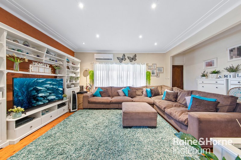 Photo - 67 Pembroke Road, Minto NSW 2566 - Image 6