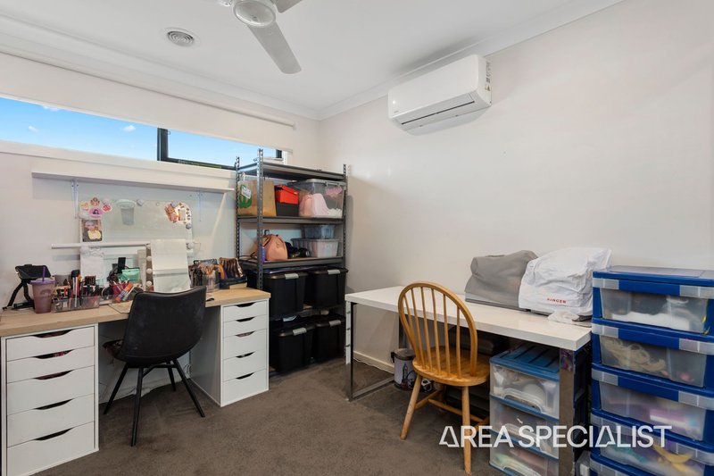 Photo - 67 Picnic Avenue, Clyde North VIC 3978 - Image 13