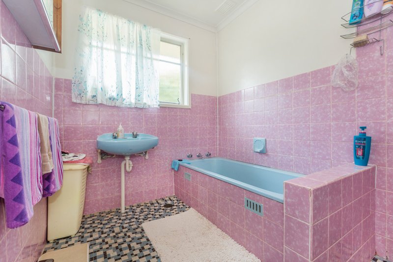 Photo - 67 Piddington Street, Watson ACT 2602 - Image 5