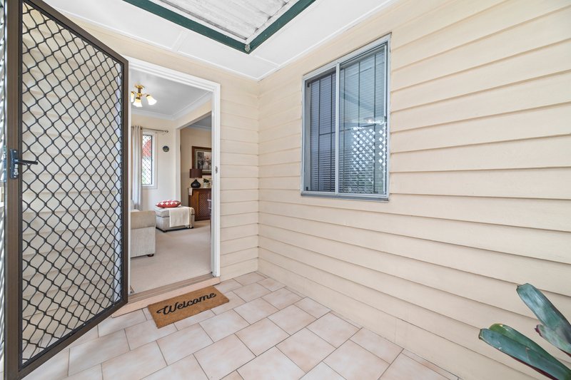 Photo - 67 Queens Road, Everton Hills QLD 4053 - Image 2